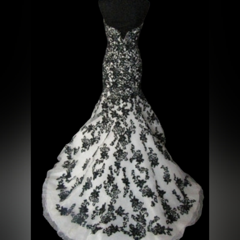 100% Authentic Allure Wedding Dress - Picture 6 of 13